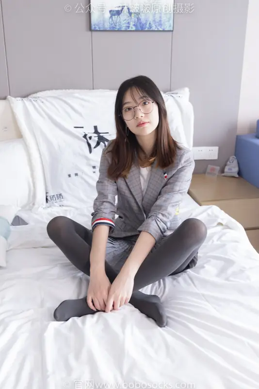 [BoBoSocks袜啵啵]NO.210 小甜豆-皮鞋、厚灰丝、ol装 - BoBoSocks袜啵啵